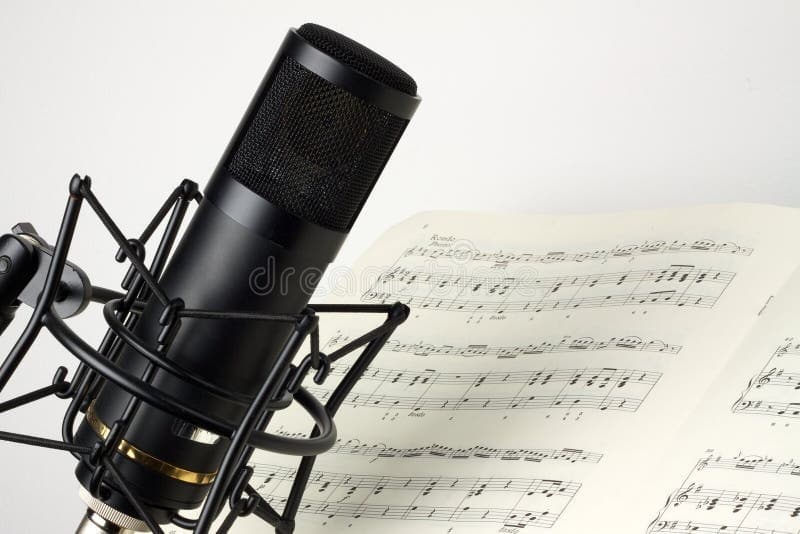 Partitura e microfone