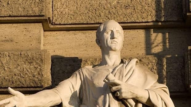 Cicero em pedra